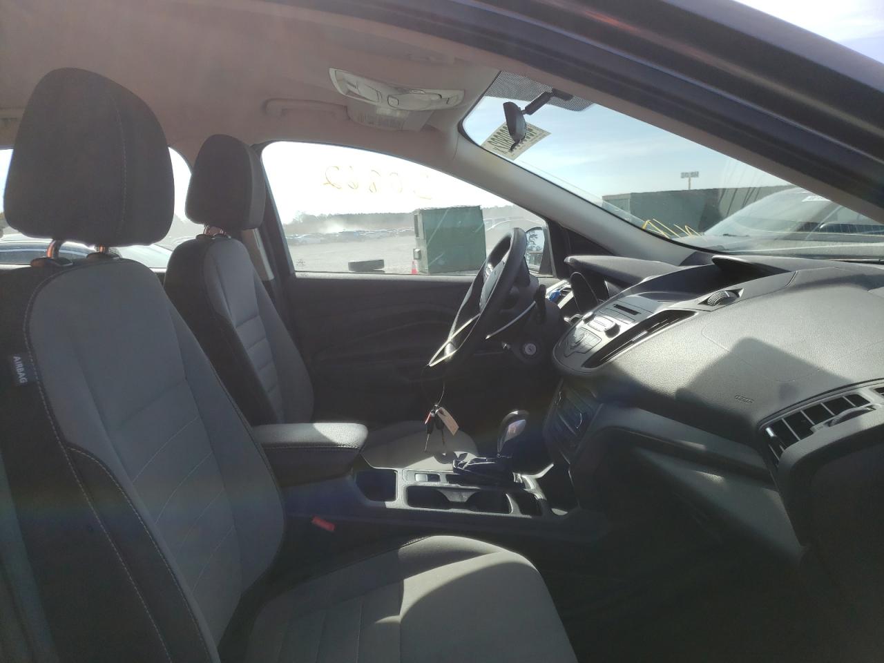 Photo 5 from auction – 2017 FORD ESCAPE S with VIN 1FMCU0F73HUD04283