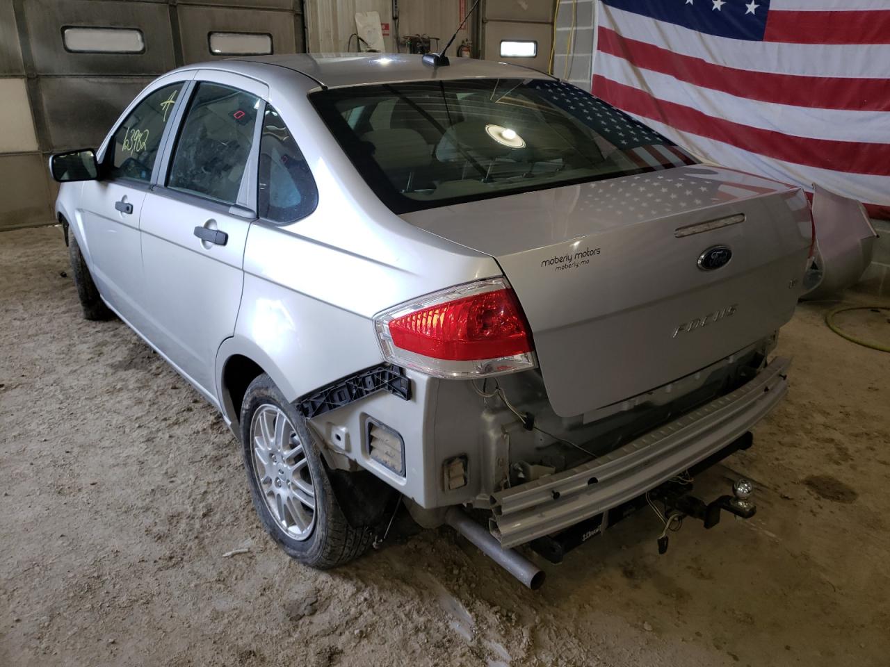 Photo 3 from auction – 2010 FORD FOCUS SE with VIN 1FAHP3FN0AW169023