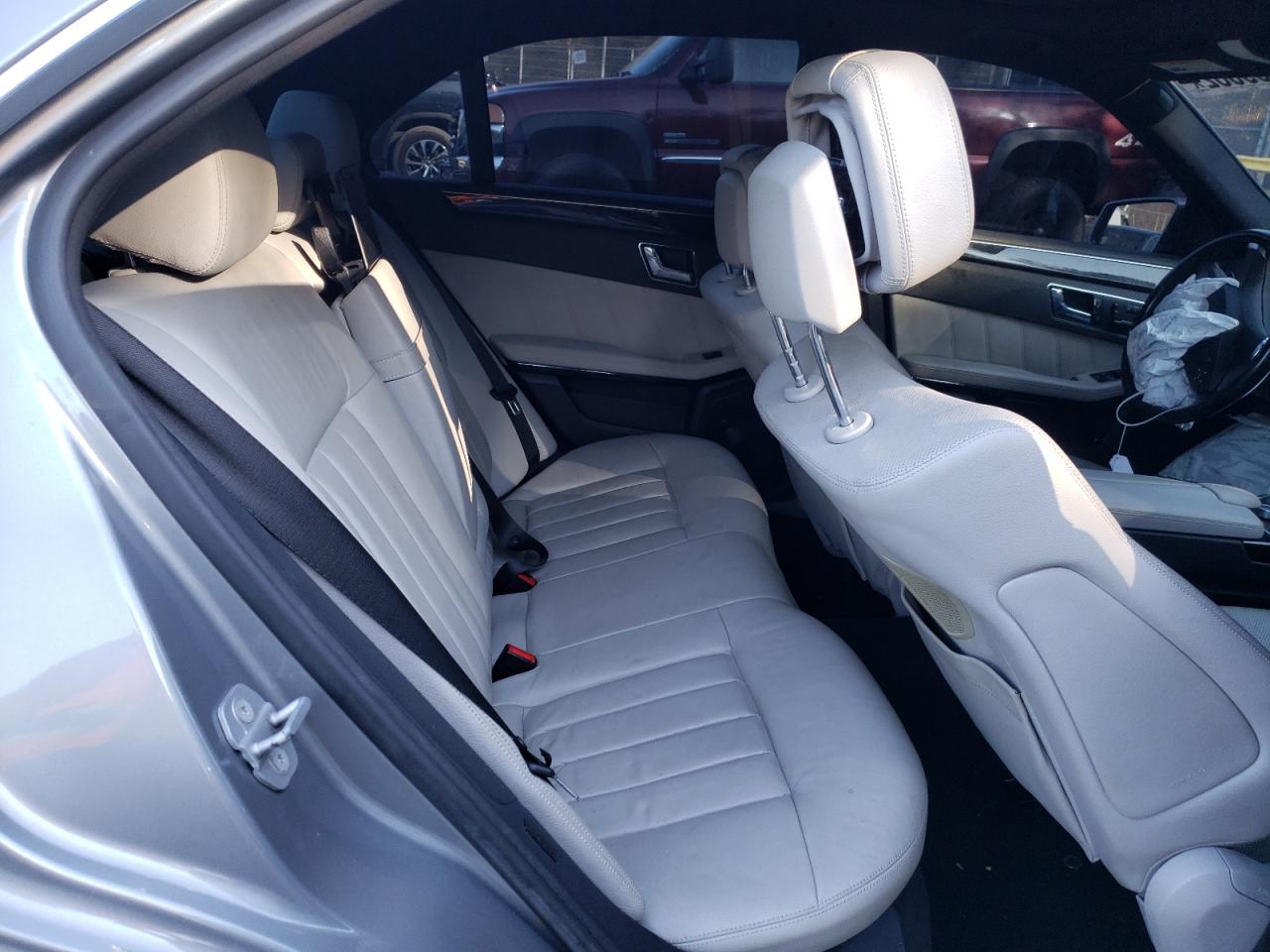 Photo 6 from auction – 2010 MERCEDES-BENZ E 550 4MAT with VIN WDDHF9AB2AA119627