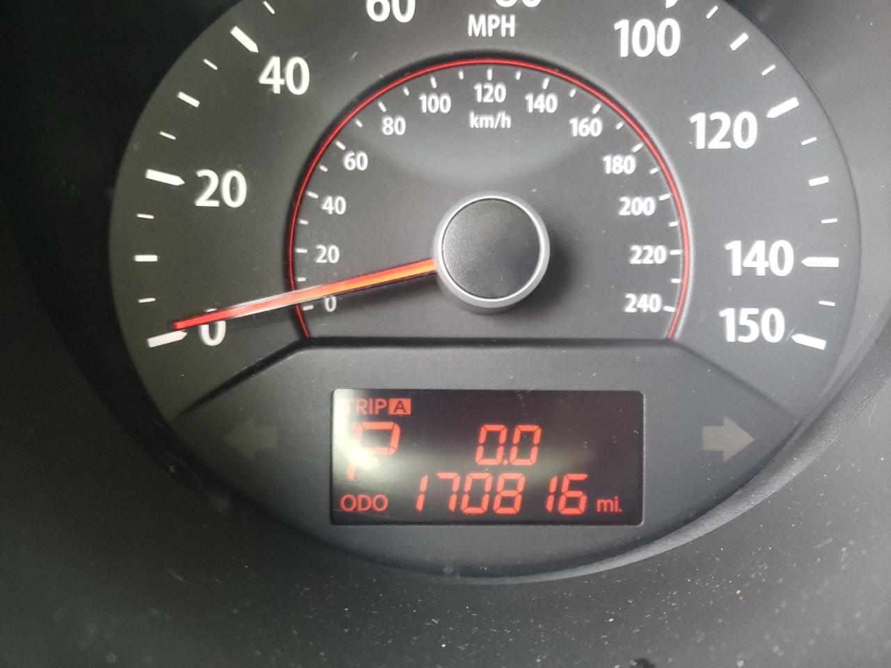 Photo 8 from auction – 2011 KIA SORENTO BA with VIN 5XYKT3A15BG087383