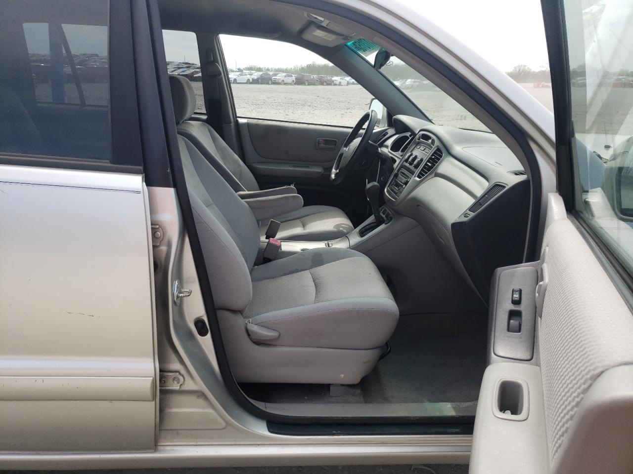 Photo 5 from auction – 2006 TOYOTA HIGHLANDER with VIN JTEDP21A860112517