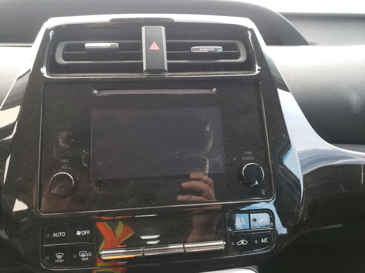 Photo 9 from auction – 2018 TOYOTA PRIUS with VIN JTDKBRFU8J3602730