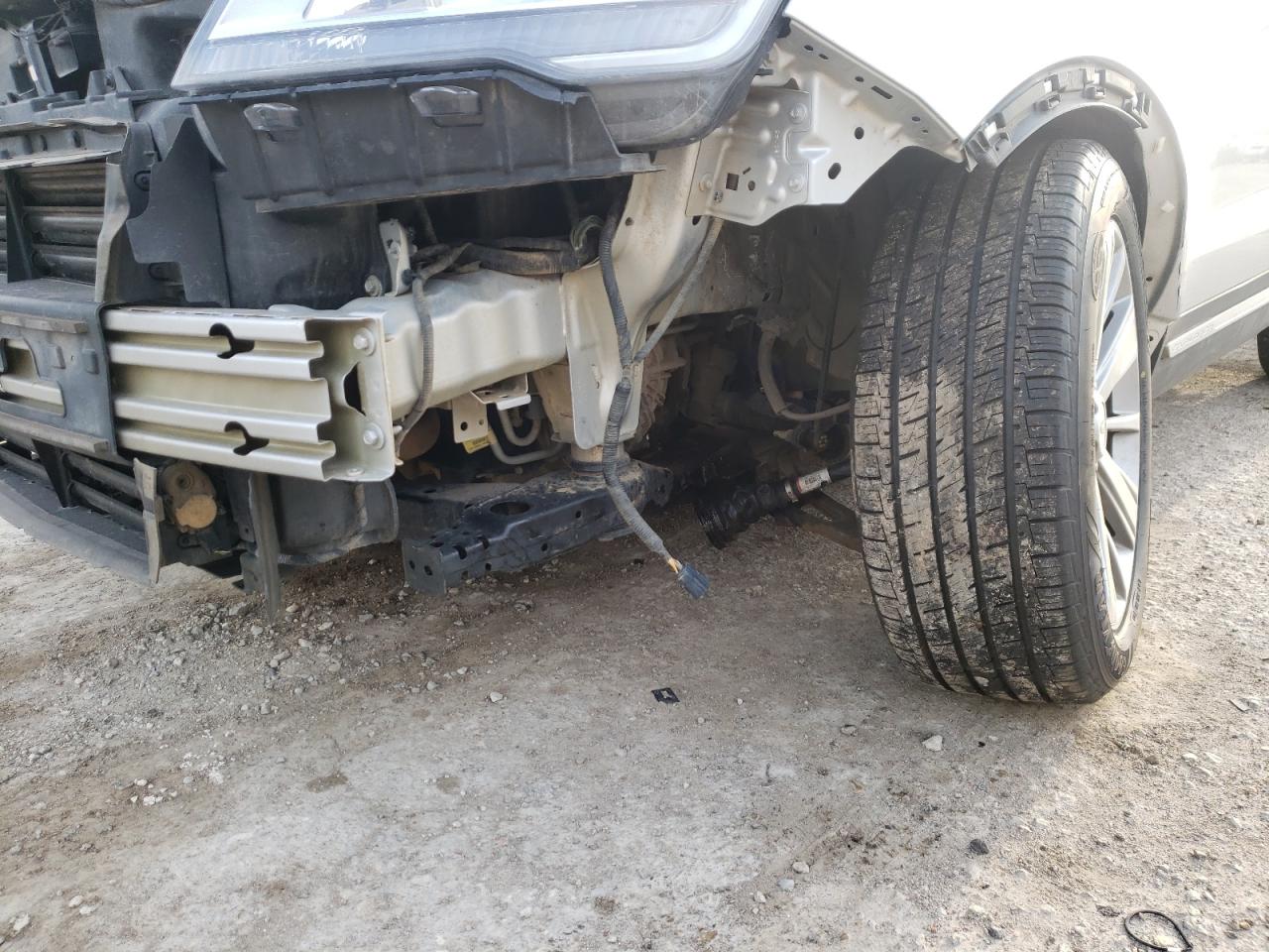 Photo 9 from auction – 2018 FORD EXPLORER L with VIN 1FM5K8F87JGB67147