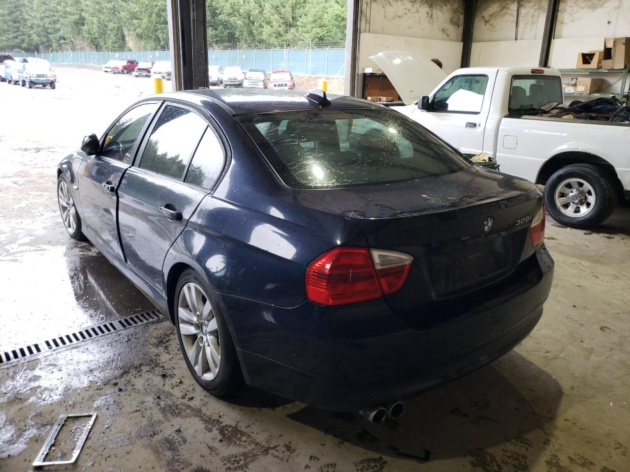 Photo 3 from auction – 2008 BMW 328 I with VIN WBAVA33558P143246