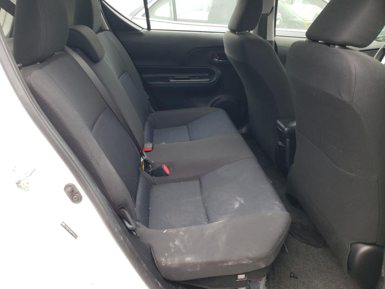Photo 6 from auction – 2017 TOYOTA PRIUS C with VIN JTDKDTB38H1591173
