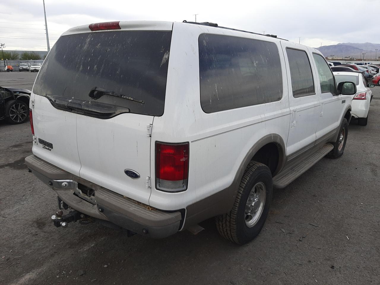 Photo 4 from auction – 2000 FORD EXCURSION with VIN 1FMNU43S6YED83841