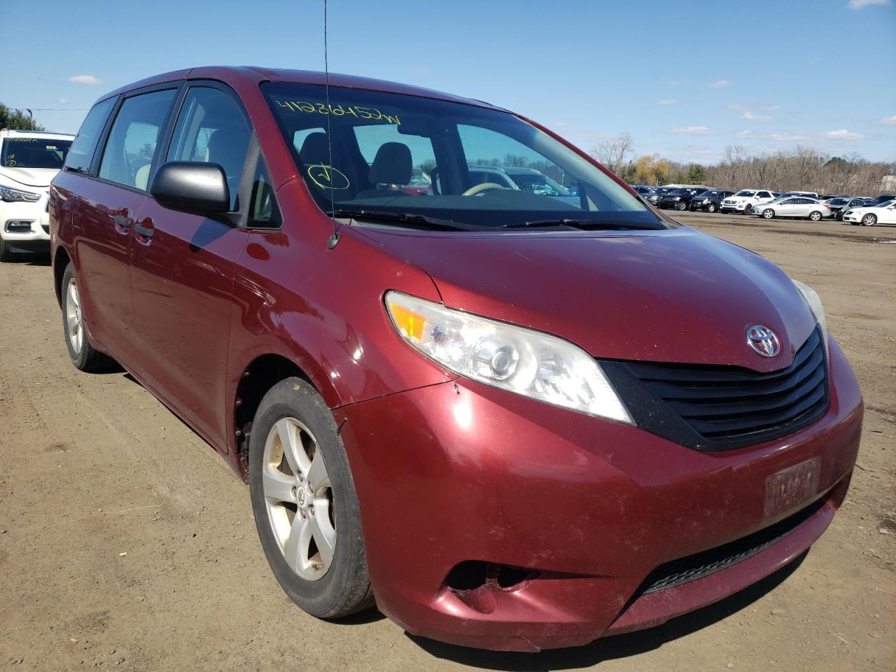 TOYOTA SIENNA 2011 with VIN 5TDZK3DC7BS014033 - Photo from auction
