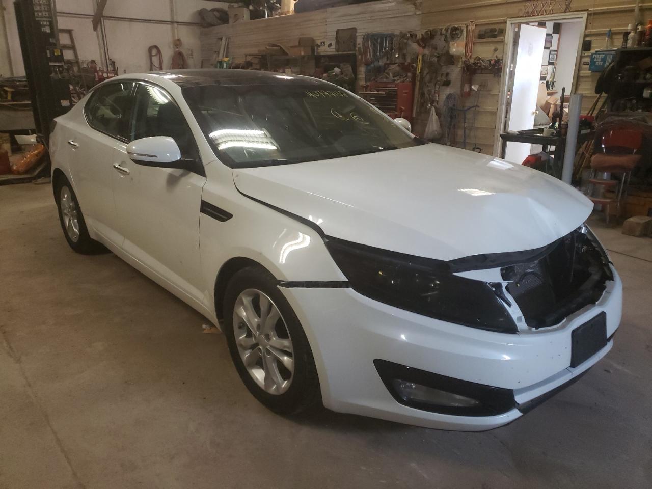 KIA OPTIMA EX 2013 مع رقم تعريف المركبة 5XXGN4A79DG116790 - صورة من المزاد