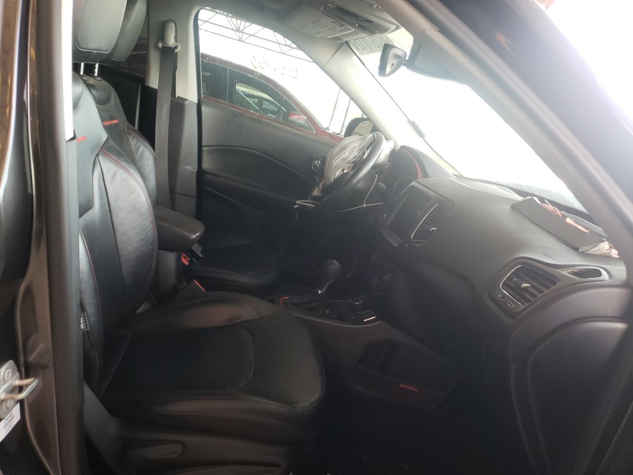 Photo 5 from auction – 2017 JEEP COMPASS TR with VIN 3C4NJDDB8HT657181