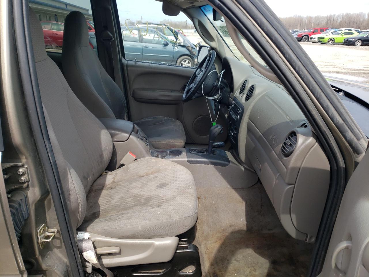 Photo 5 from auction – 2003 JEEP LIBERTY SP with VIN 1J4GL48K33W618492