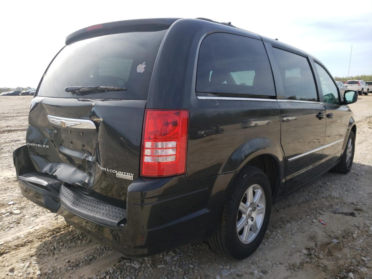 Photo 4 from auction – 2010 CHRYSLER TOWN & COU with VIN 2A4RR5D1XAR249551