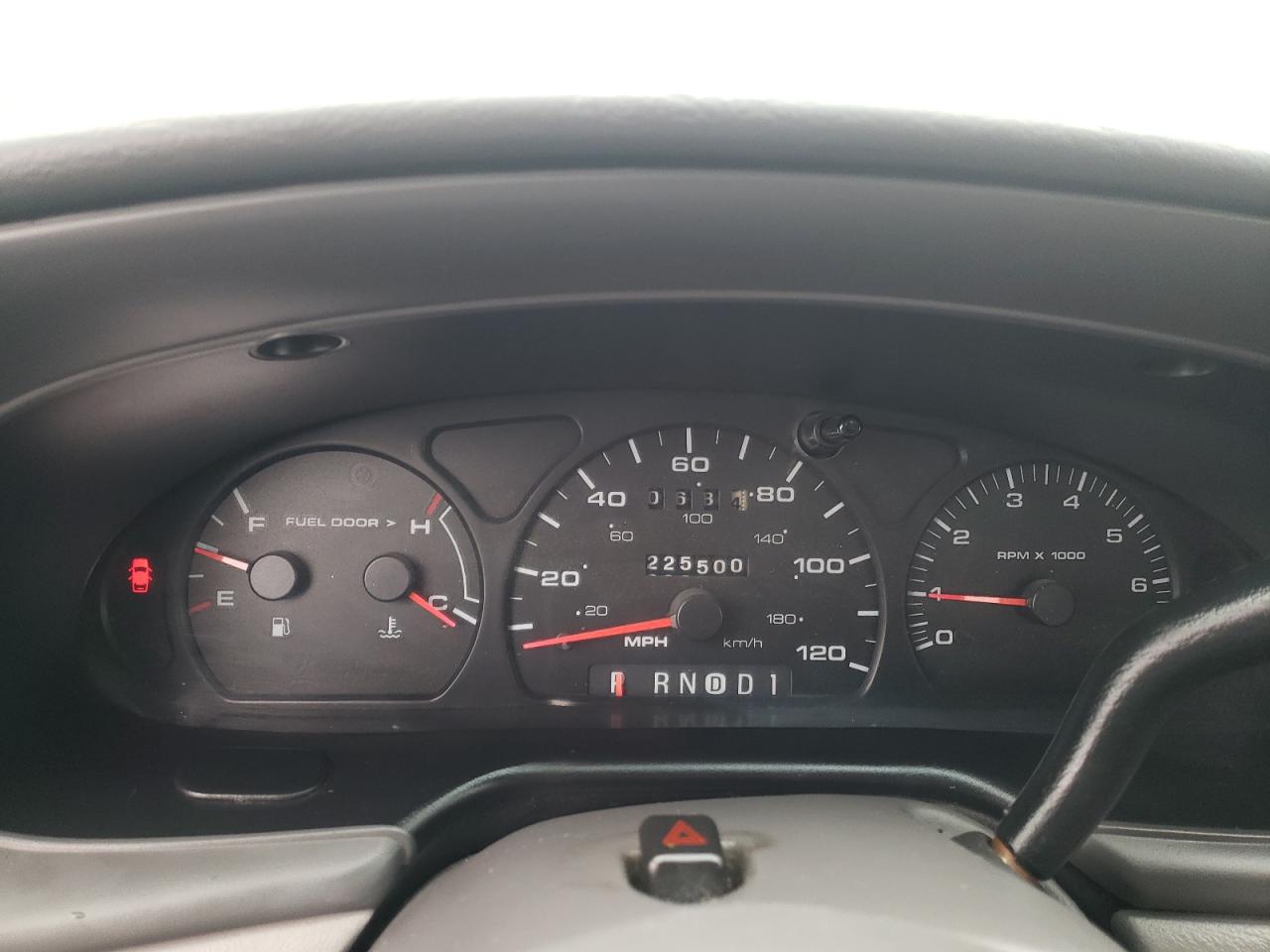 Photo 8 from auction – 2003 FORD TAURUS with VIN 1FAFP53U93G106241