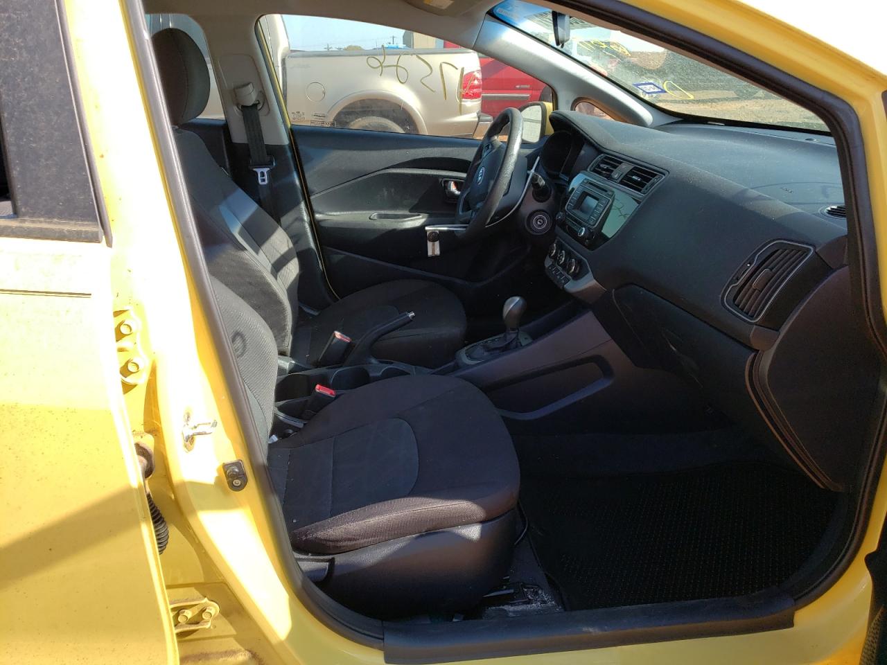 Photo 5 from auction – 2016 KIA RIO LX with VIN KNADM4A38G6686671
