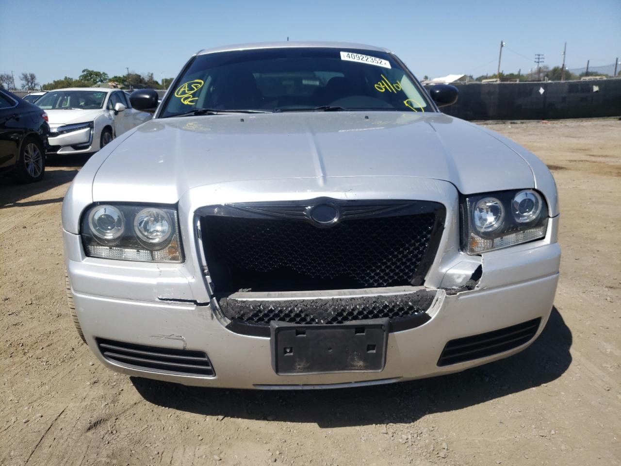 Photo 9 from auction – 2008 CHRYSLER 300 LX with VIN 2C3KA43R68H191166