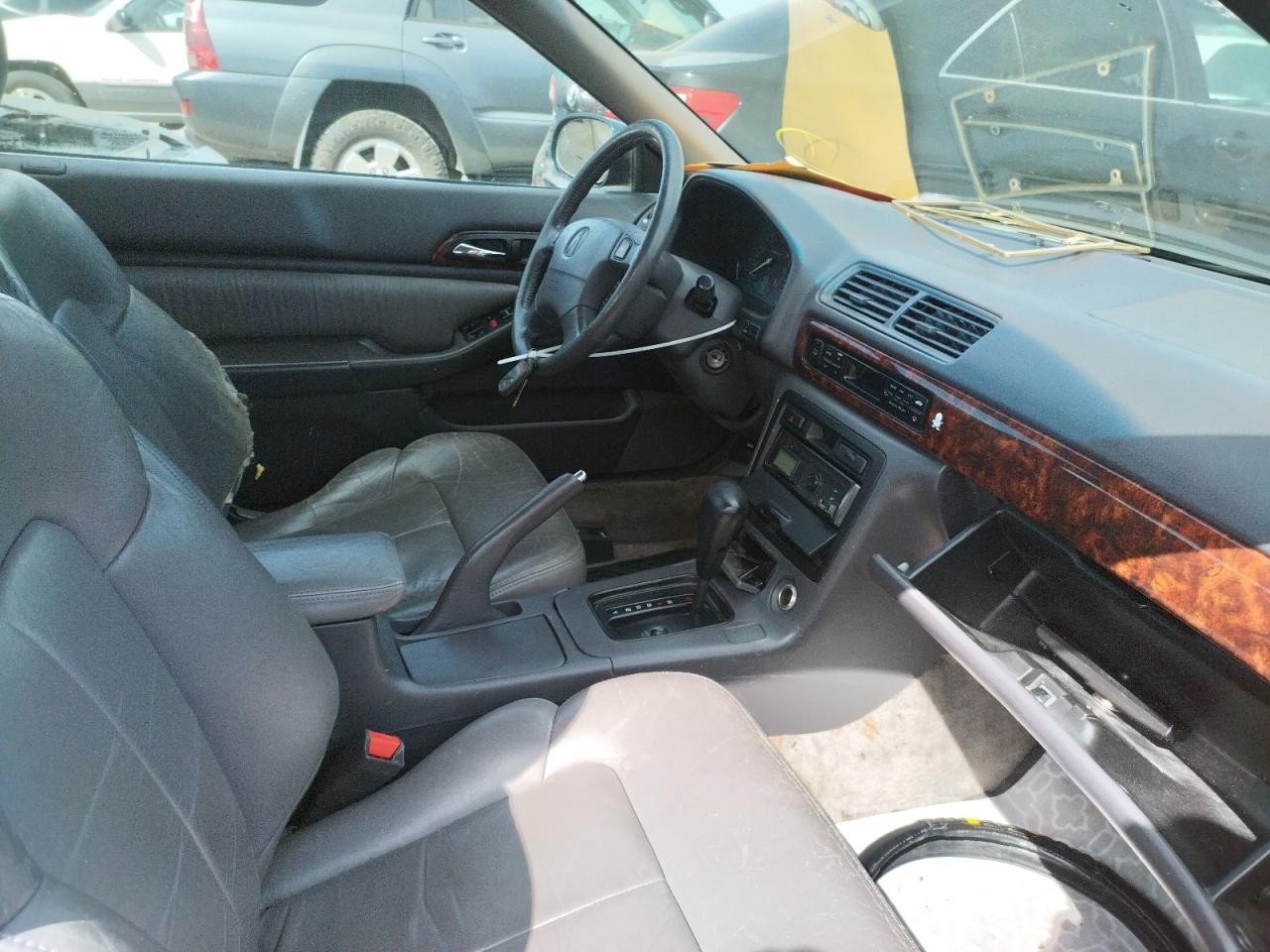 Photo 5 from auction – 1997 ACURA 2.2CL with VIN 19UYA1251VL019209