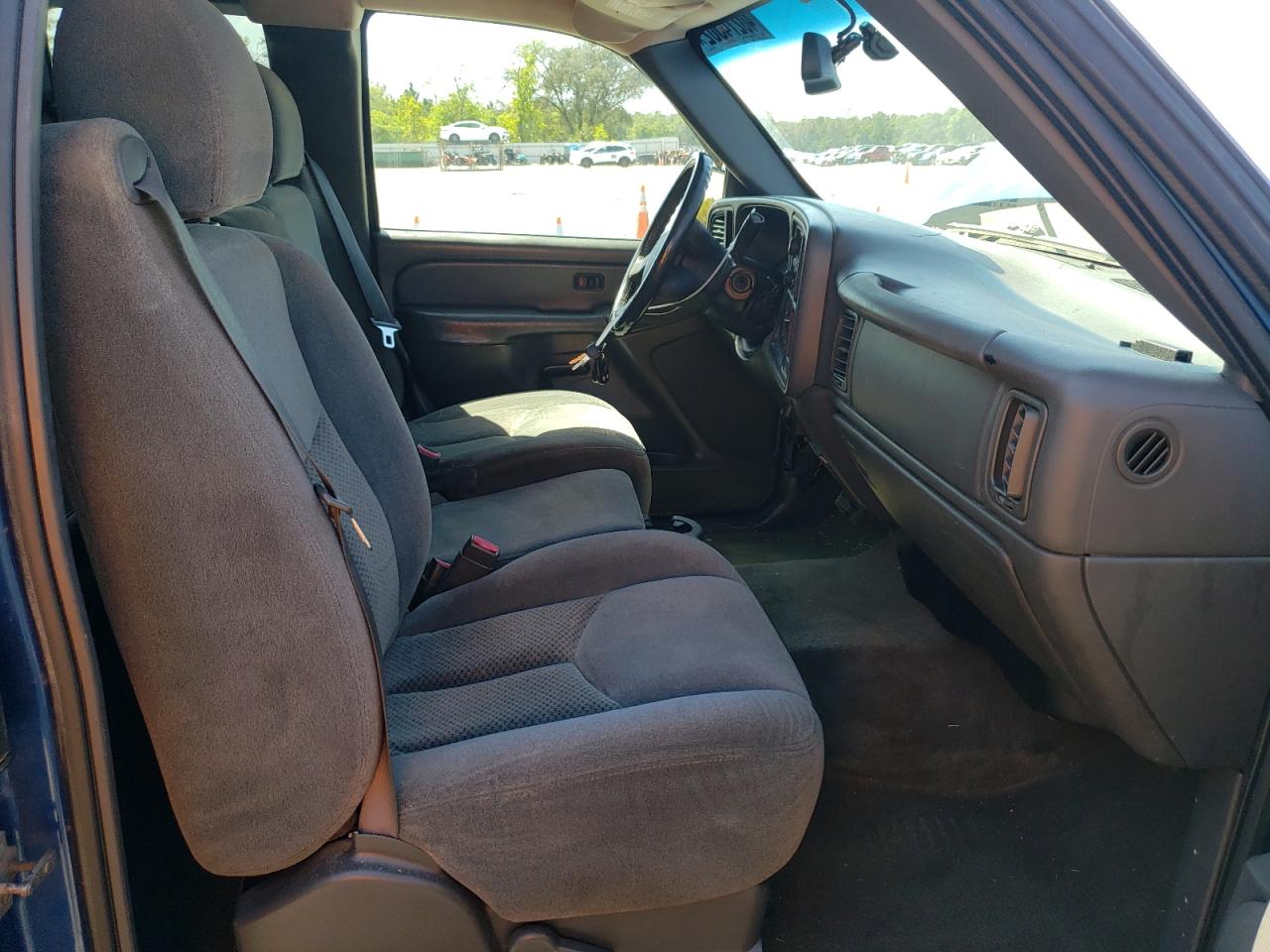 Photo 5 from auction – 2004 CHEVROLET SILVERADO with VIN 2GCEC19T841225289