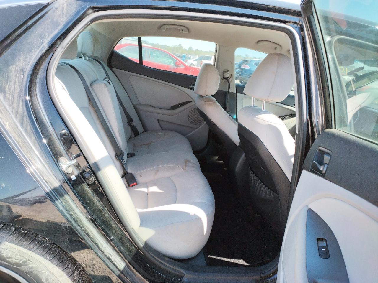 Photo 6 from auction – 2014 KIA OPTIMA LX with VIN 5XXGM4A77EG312103