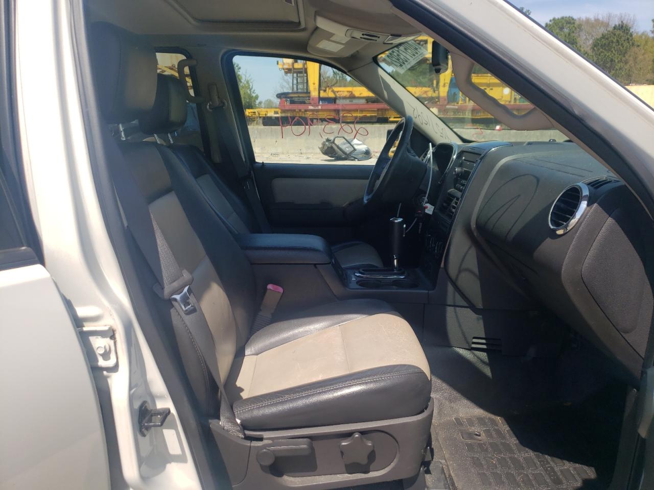 Photo 5 from auction – 2008 FORD EXPLORER S with VIN 1FMEU33888UB01381