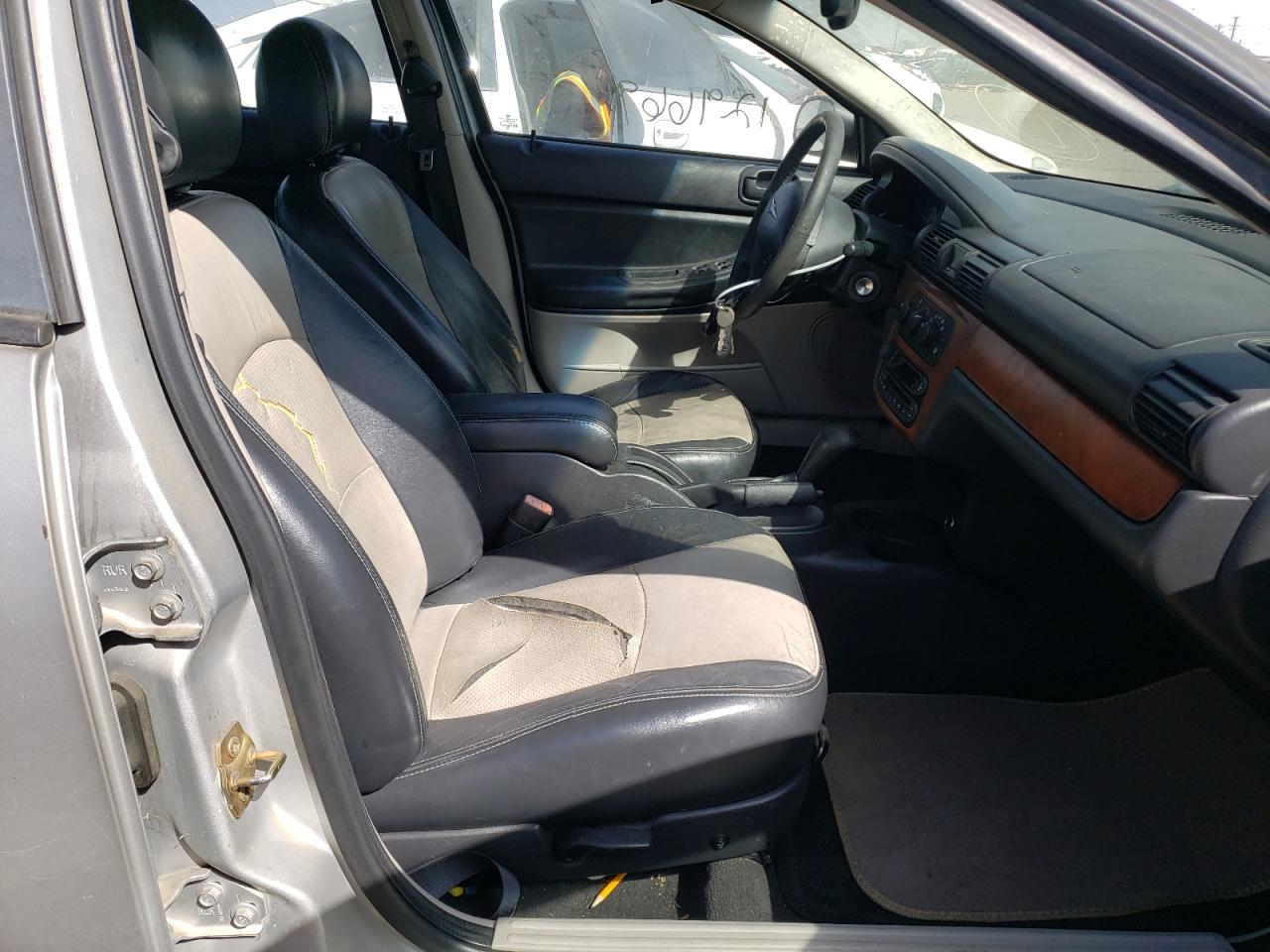 Photo 5 from auction – 2005 CHRYSLER SEBRING SP with VIN 1C3EL36R45N645849