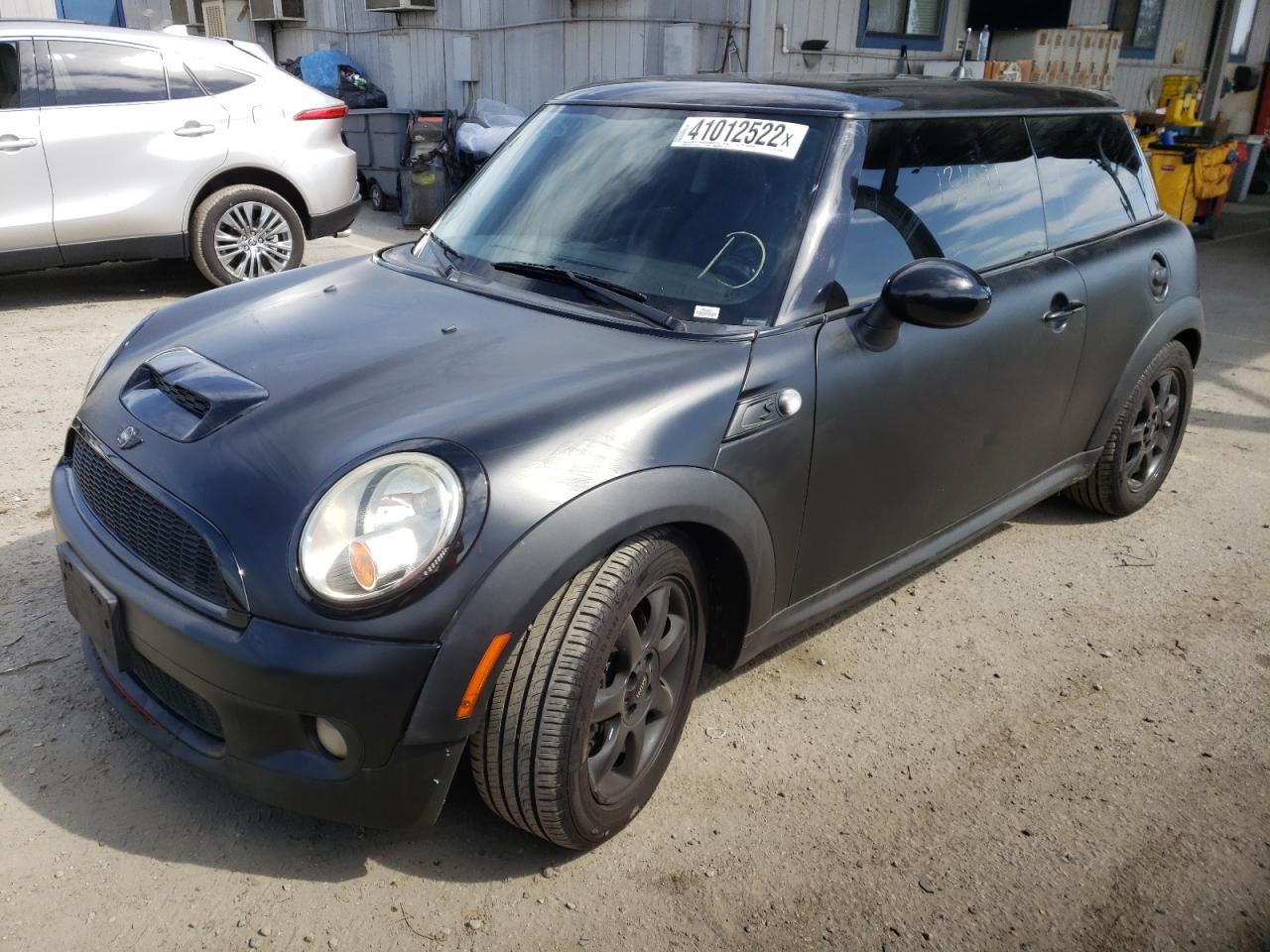 Photo 2 from auction – 2009 MINI COOPER S with VIN WMWMF735X9TW88047