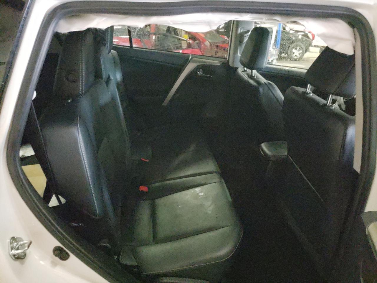 Photo 6 from auction – 2015 TOYOTA RAV4 LIMIT with VIN 2T3DFREV5FW356358