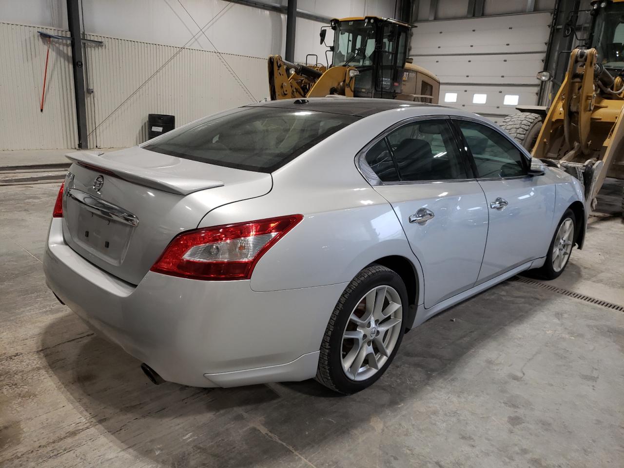 Photo 4 from auction – 2011 NISSAN MAXIMA S with VIN 1N4AA5AP8BC846460