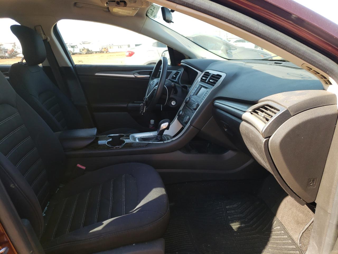Photo 5 from auction – 2015 FORD FUSION SE with VIN 3FA6P0H79FR114715