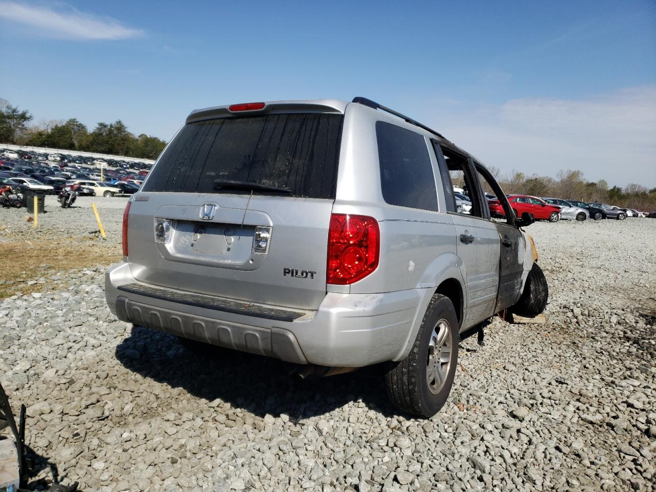 Photo 4 from auction – 2005 HONDA PILOT EXL with VIN 5FNYF18545B038461