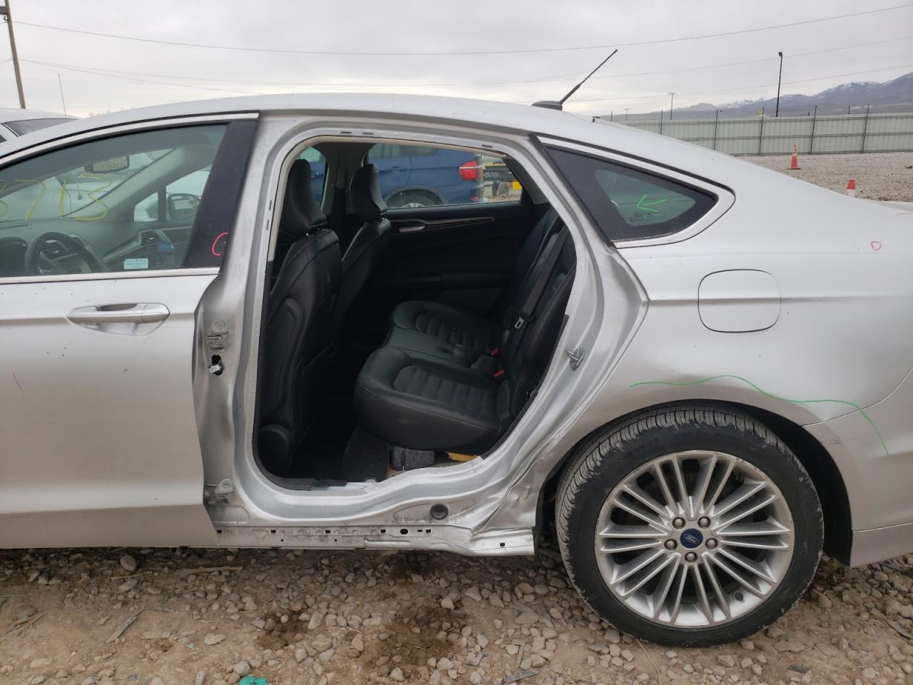 Photo 9 from auction – 2016 FORD FUSION SE with VIN 3FA6P0T95GR246462