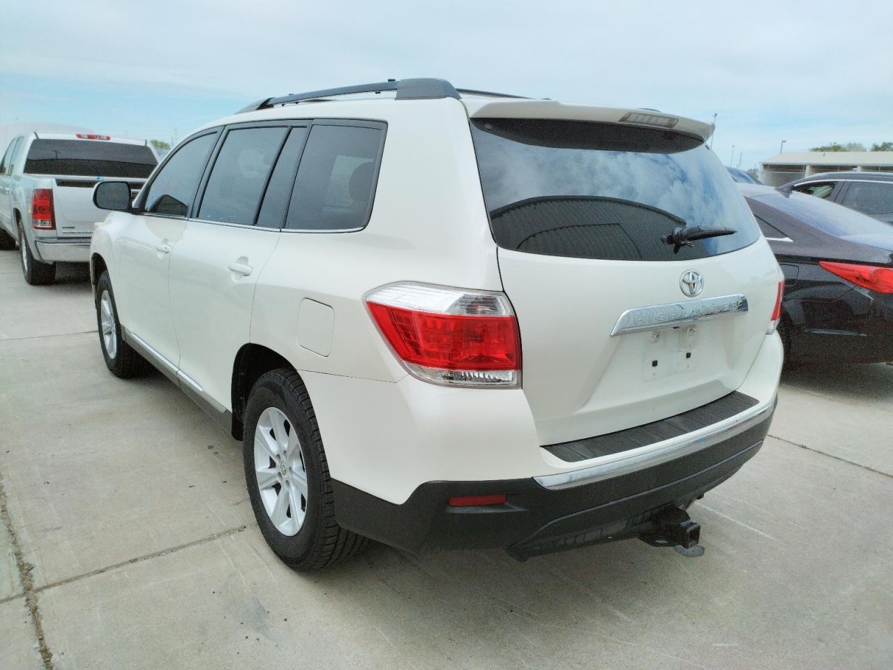 Photo 3 from auction – 2012 TOYOTA HIGHLANDER with VIN 5TDZA3EH6CS019612