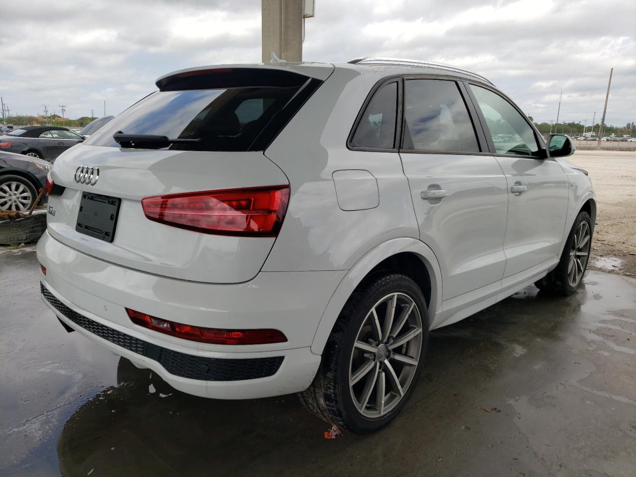 Photo 4 from auction – 2018 AUDI Q3 PREMIUM with VIN WA1BCCFS0JR024722