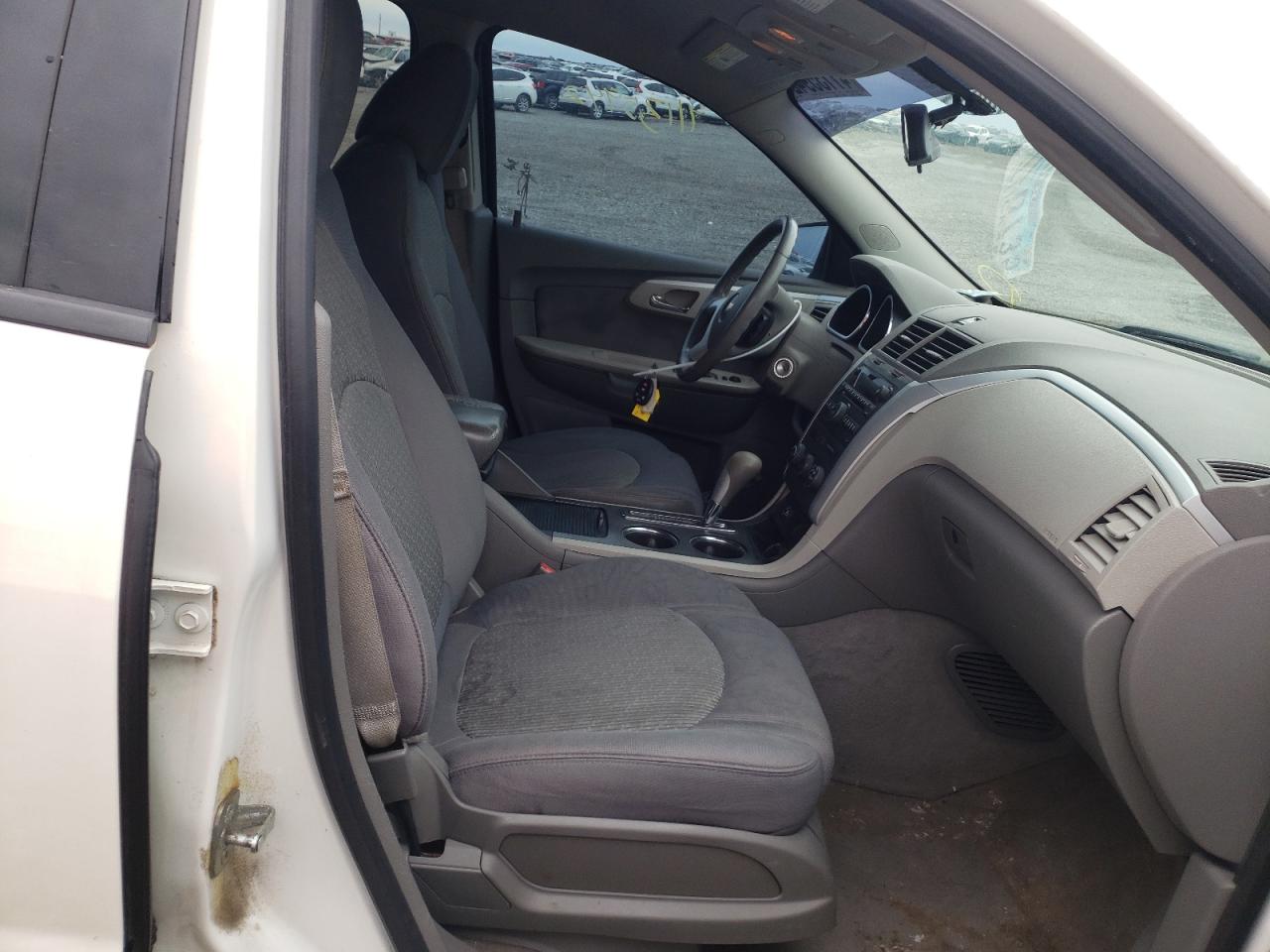 Photo 5 from auction – 2012 CHEVROLET TRAVERSE L with VIN 1GNKRFED7CJ147760