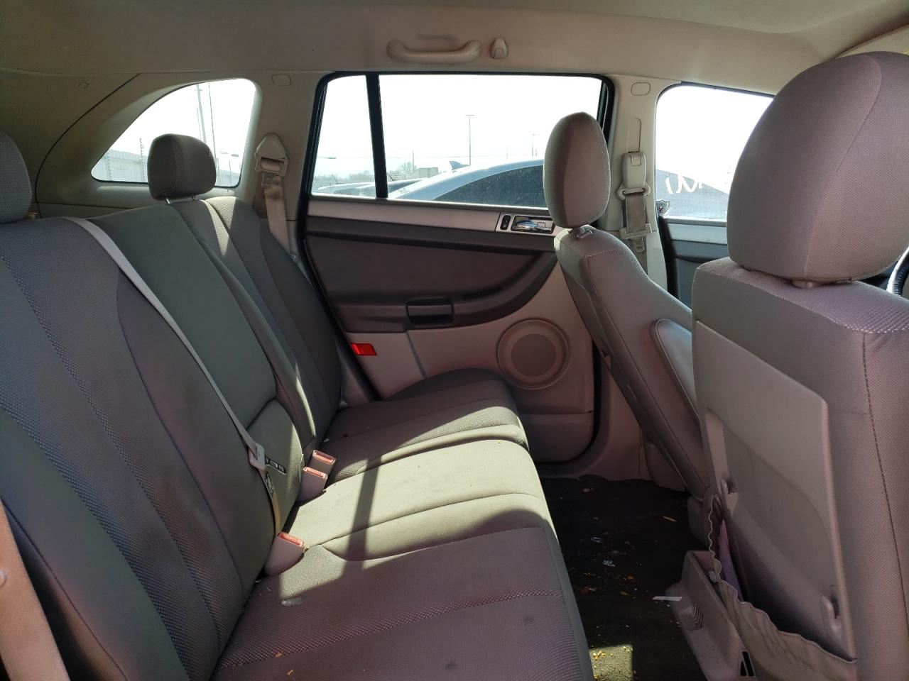 Photo 6 from auction – 2005 CHRYSLER PACIFICA with VIN 2C4GM48L85R316056