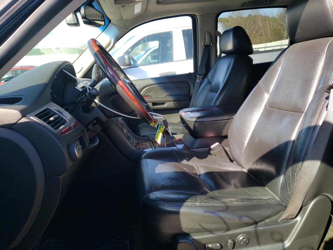 Photo 5 from auction – 2007 CADILLAC ESCALADE E with VIN 1GYFK66807R330984
