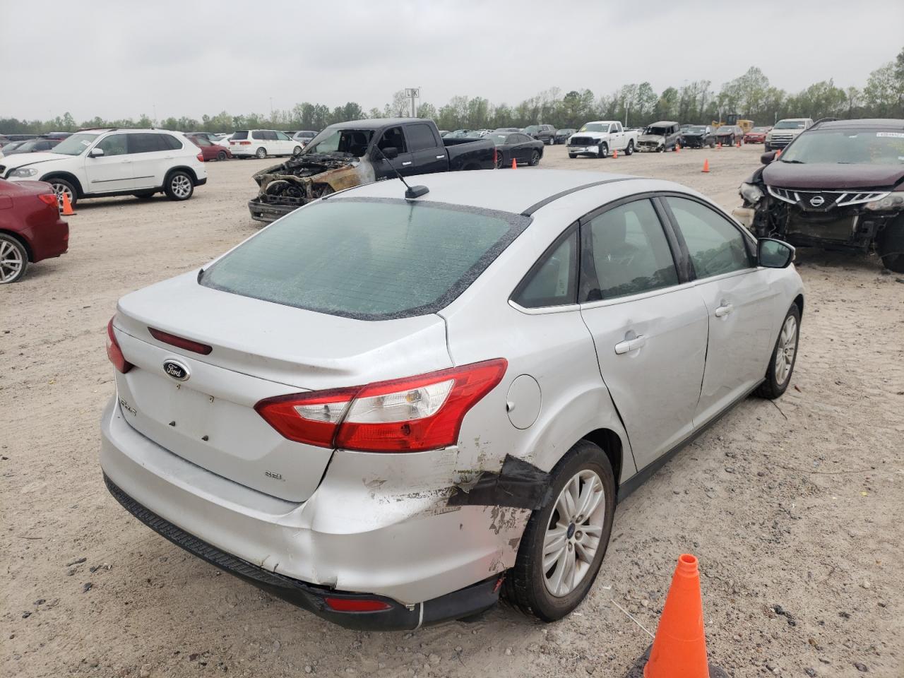 Photo 4 from auction – 2012 FORD FOCUS SEL with VIN 1FAHP3H24CL357633