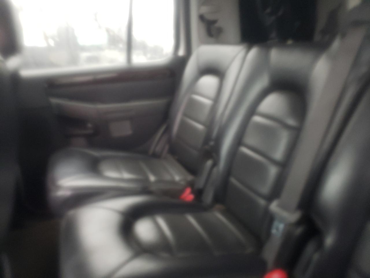 Photo 6 from auction – 2004 FORD EXPLORER L with VIN 1FMDU75W64UB76928