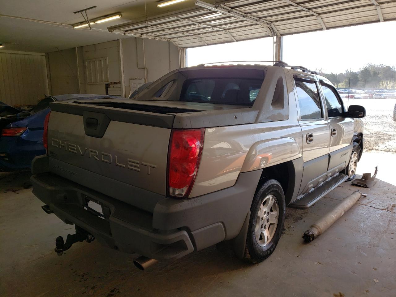 Photo 4 from auction – 2002 CHEVROLET AVALANCHE with VIN 3GNEC13T02G130391