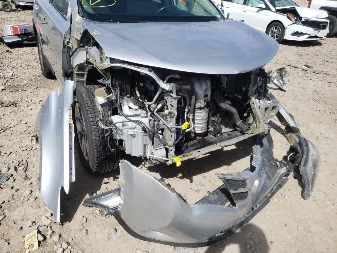 Photo 9 from auction – 2015 TOYOTA RAV4 XLE with VIN 2T3RFREV1FW277226