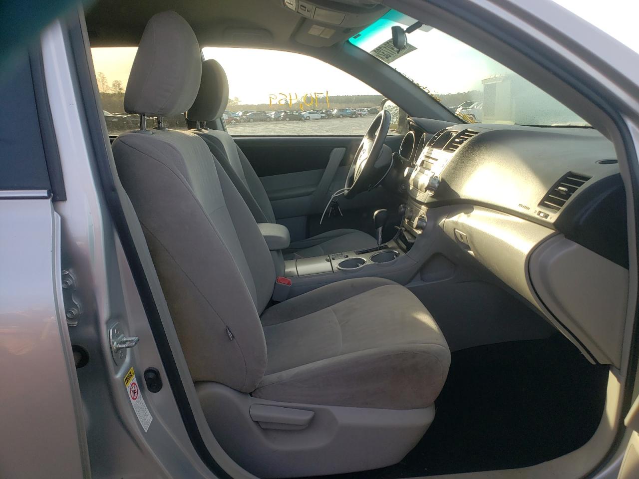 Photo 5 from auction – 2012 TOYOTA HIGHLANDER with VIN 5TDZA3EH9CS021970