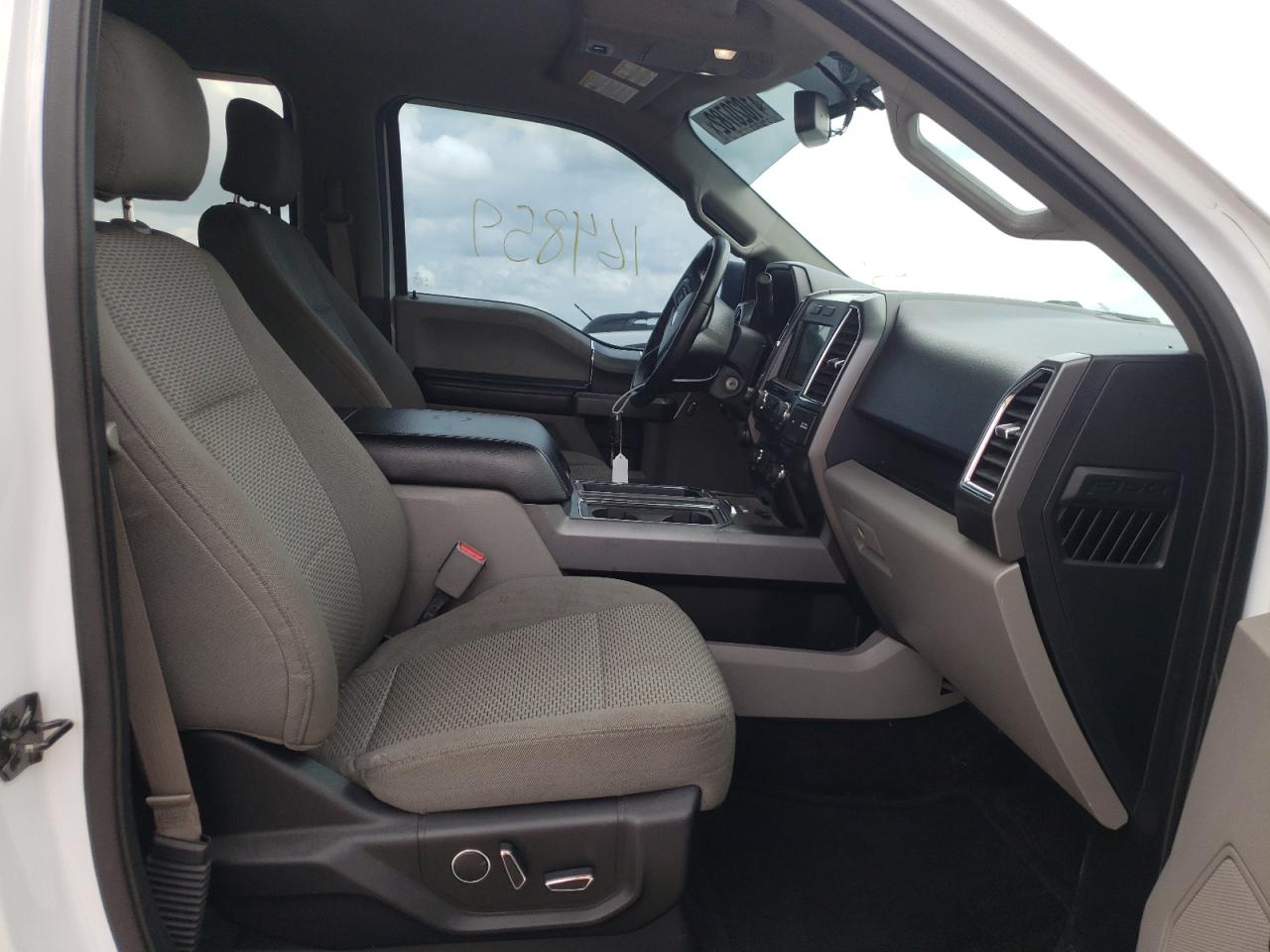 Photo 5 from auction – 2016 FORD F150 SUPER with VIN 1FTEW1EG2GKF61511