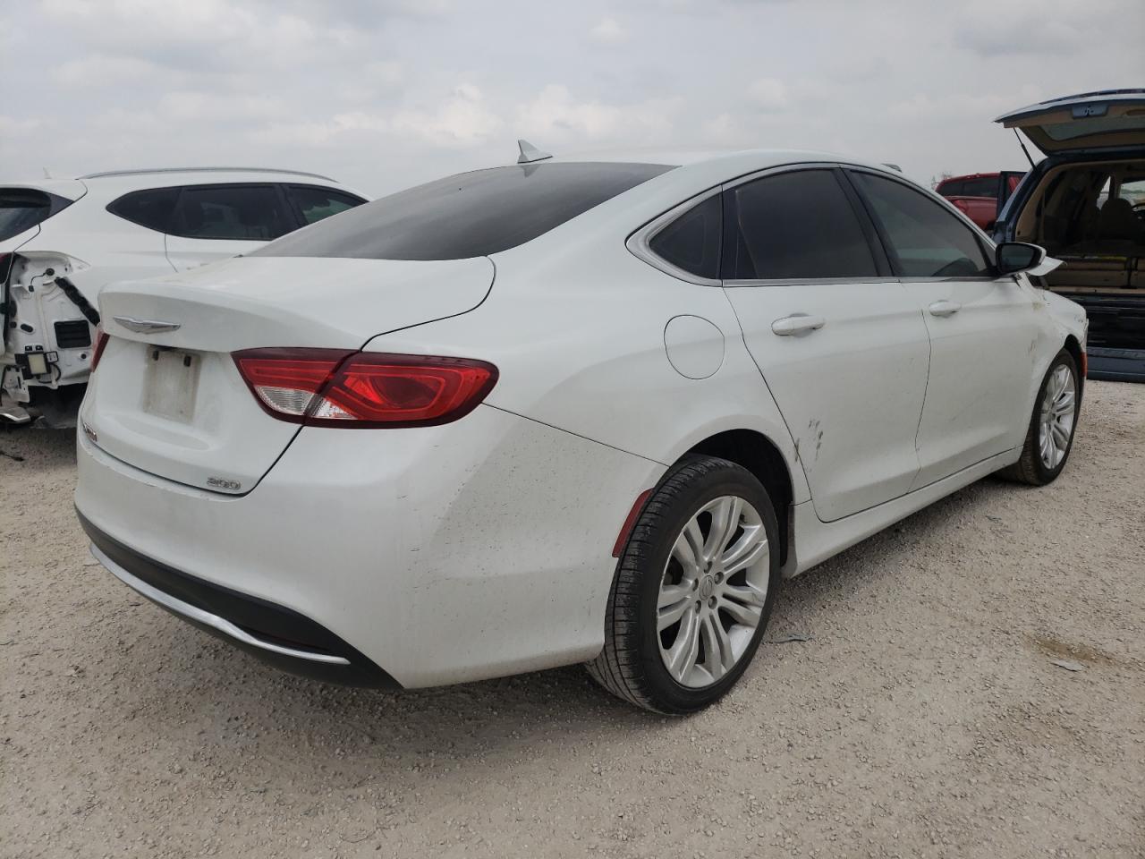 Photo 4 from auction – 2015 CHRYSLER 200 LIMITE with VIN 1C3CCCAB5FN622633