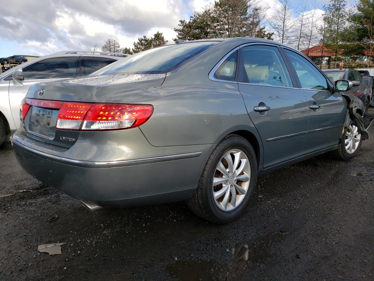 Photo 4 from auction – 2008 HYUNDAI AZERA SE with VIN KMHFC46F68A263499