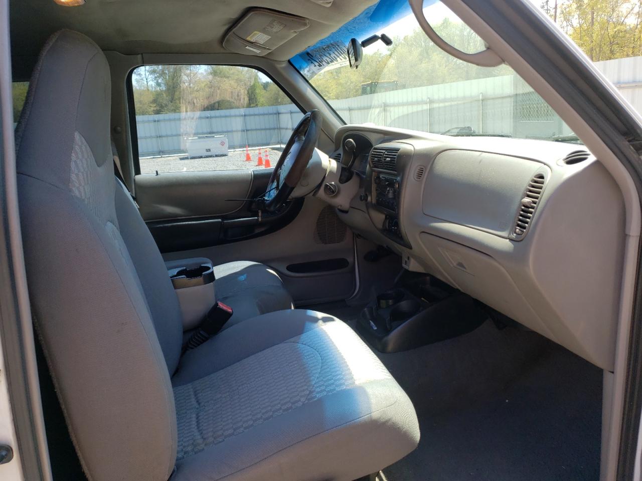 Photo 5 from auction – 2002 MAZDA B3000 CAB with VIN 4F4YR16U22TM20960