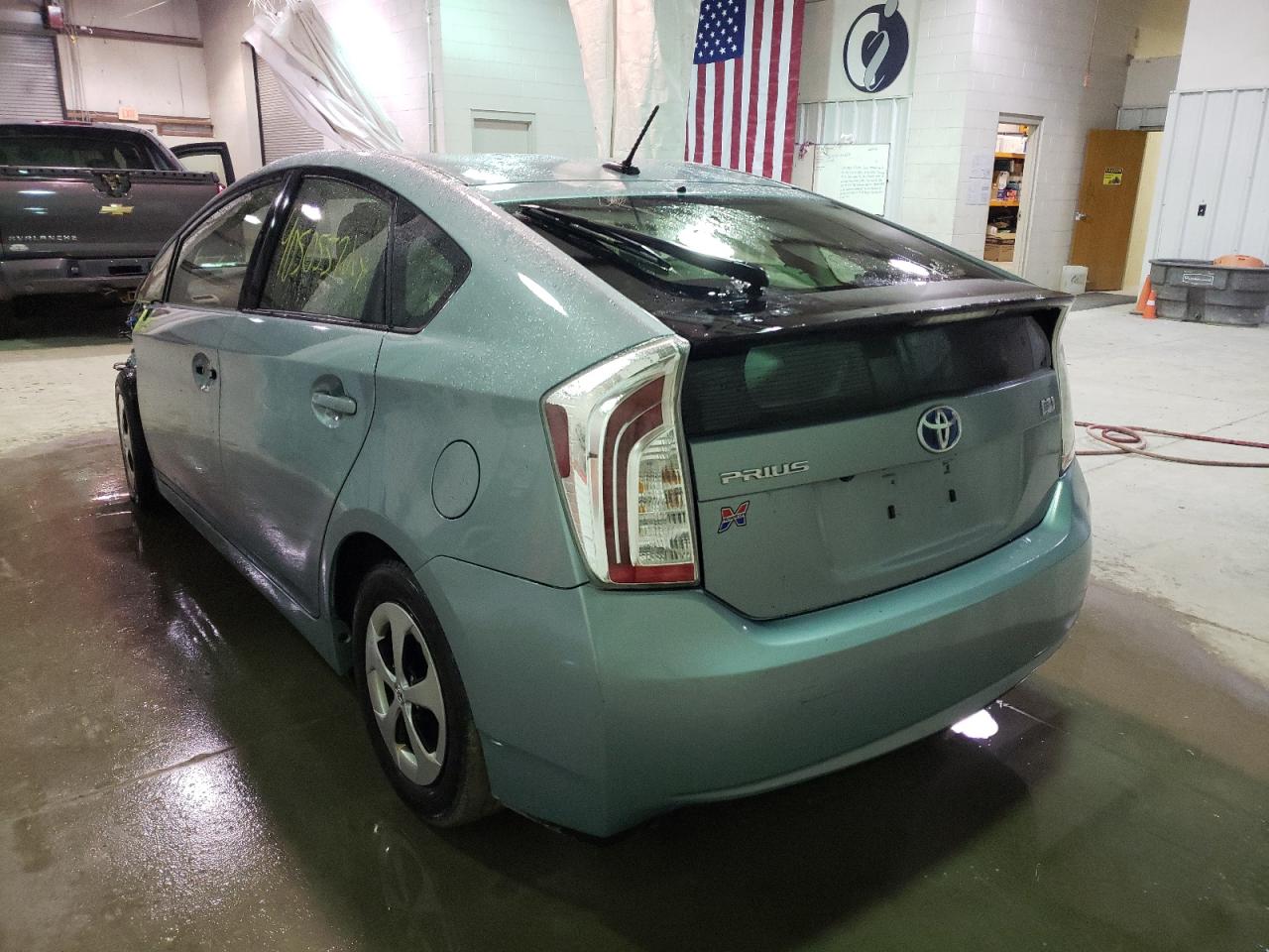 Photo 3 from auction – 2015 TOYOTA PRIUS with VIN JTDKN3DU5F1904177