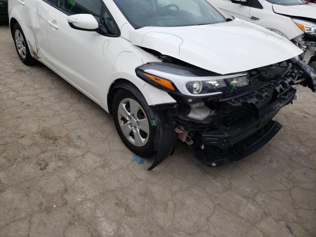Photo 9 from auction – 2017 KIA FORTE LX with VIN 3KPFK4A71HE075039