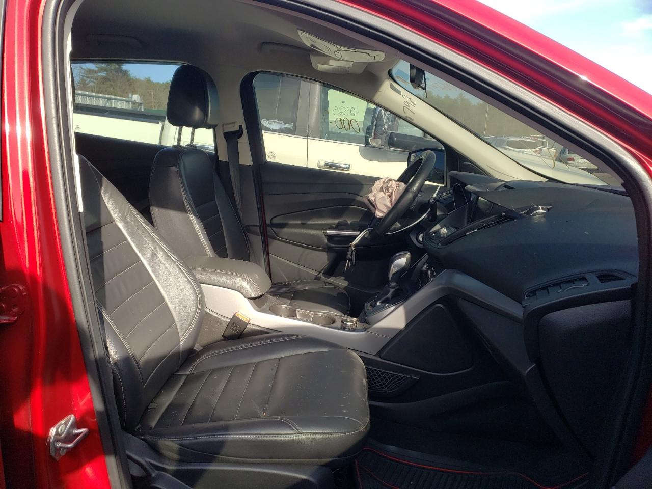 Photo 5 from auction – 2016 FORD ESCAPE SE with VIN 1FMCU9GX5GUB27575
