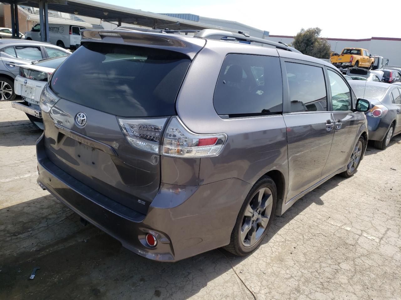 Photo 4 from auction – 2011 TOYOTA SIENNA SPO with VIN 5TDXK3DC5BS100139