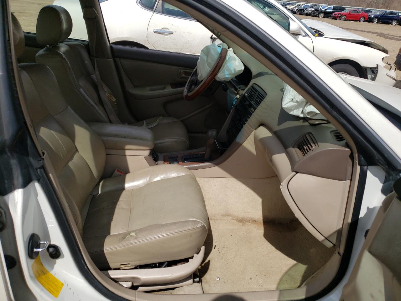 Photo 5 from auction – 1998 LEXUS ES 300 with VIN JT8BF28G5W5045238