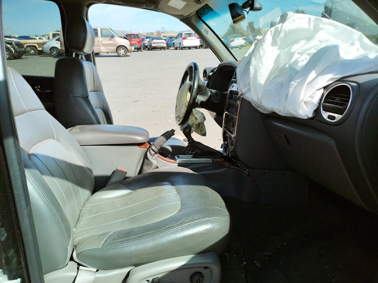 Photo 5 from auction – 2004 GMC ENVOY with VIN 1GKDT13S042309378