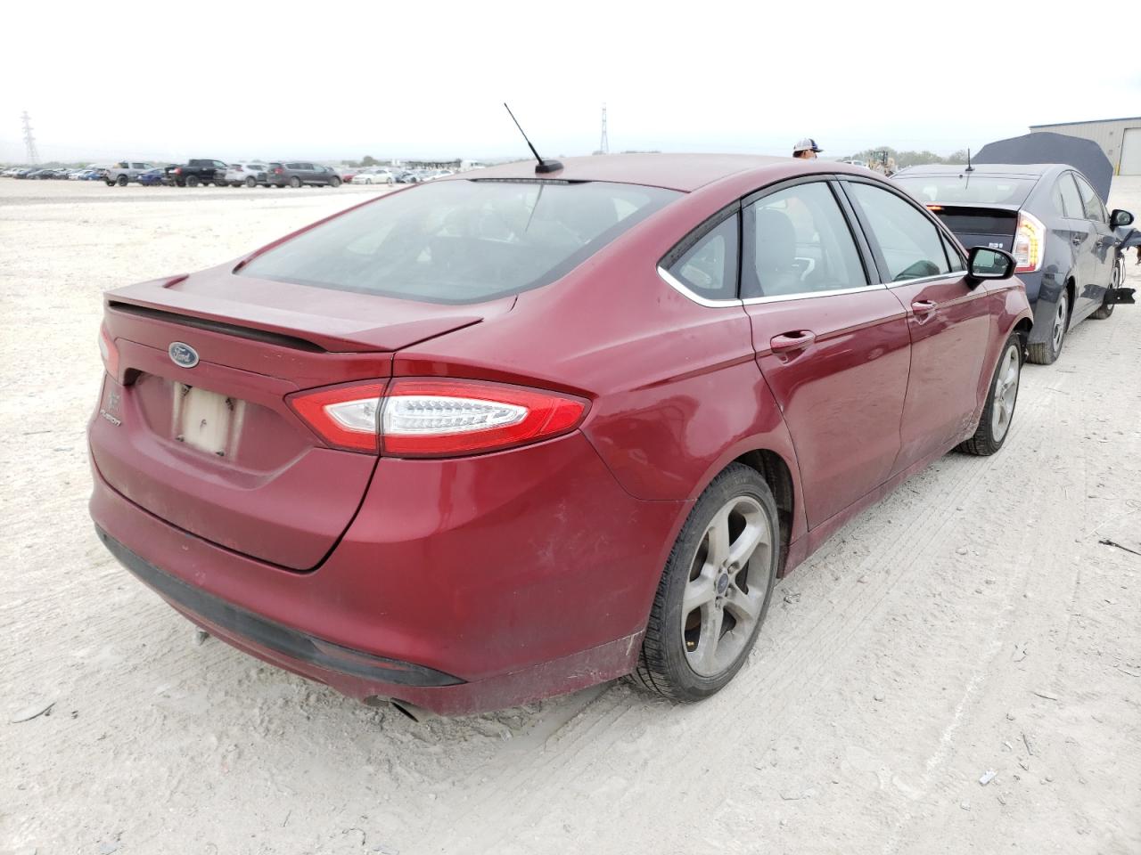 Photo 4 from auction – 2016 FORD FUSION S with VIN 3FA6P0G70GR258334
